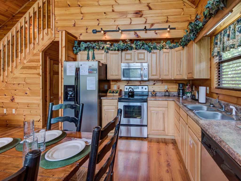 Вилла Our Mountain Getaway Севьервилл Экстерьер фото