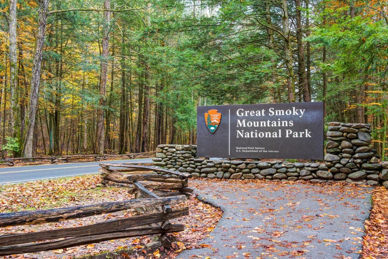 Вилла Our Mountain Getaway Севьервилл Экстерьер фото